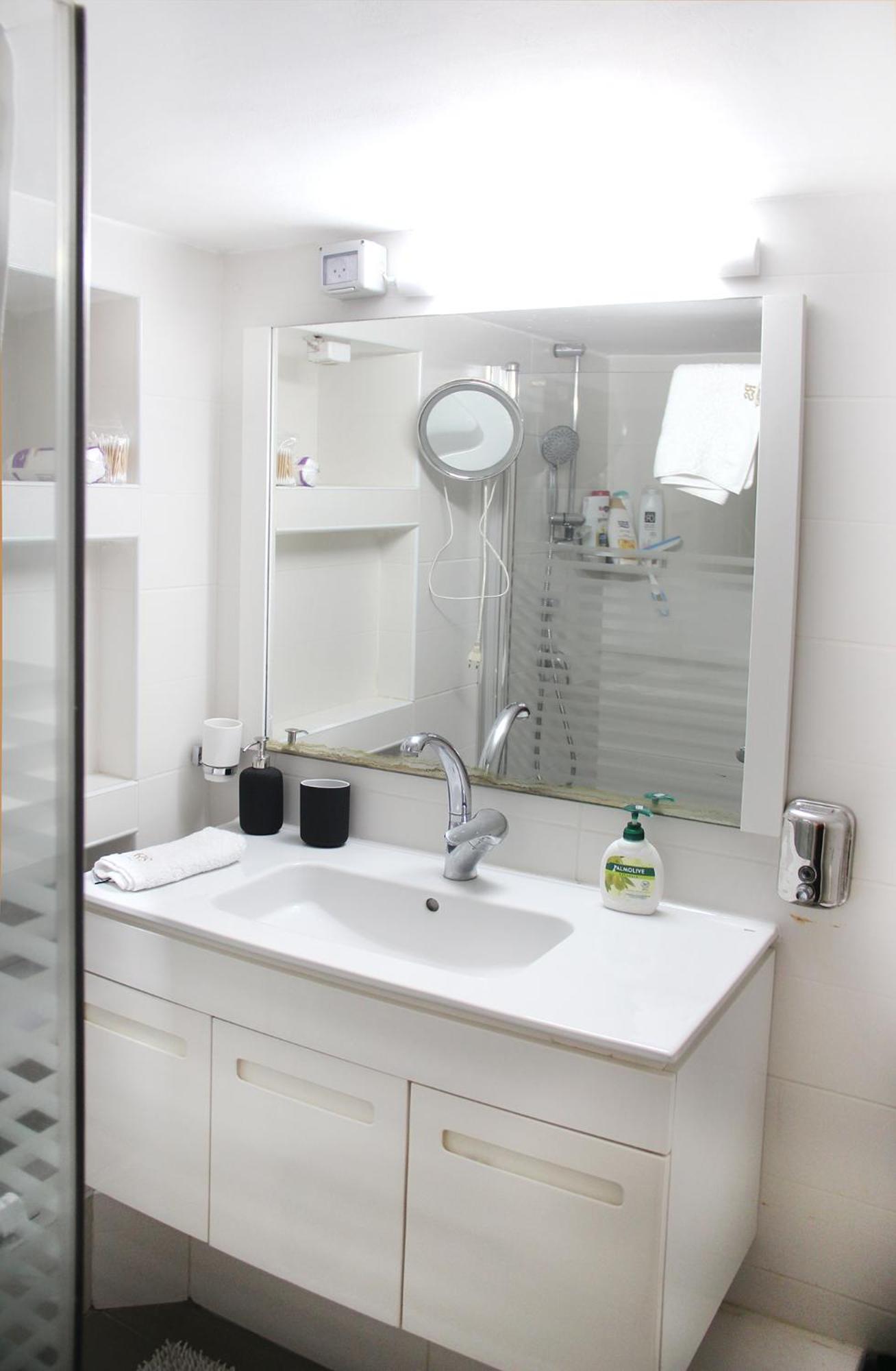 Boutique Apartment "Facing The Sea" Haifa Room photo