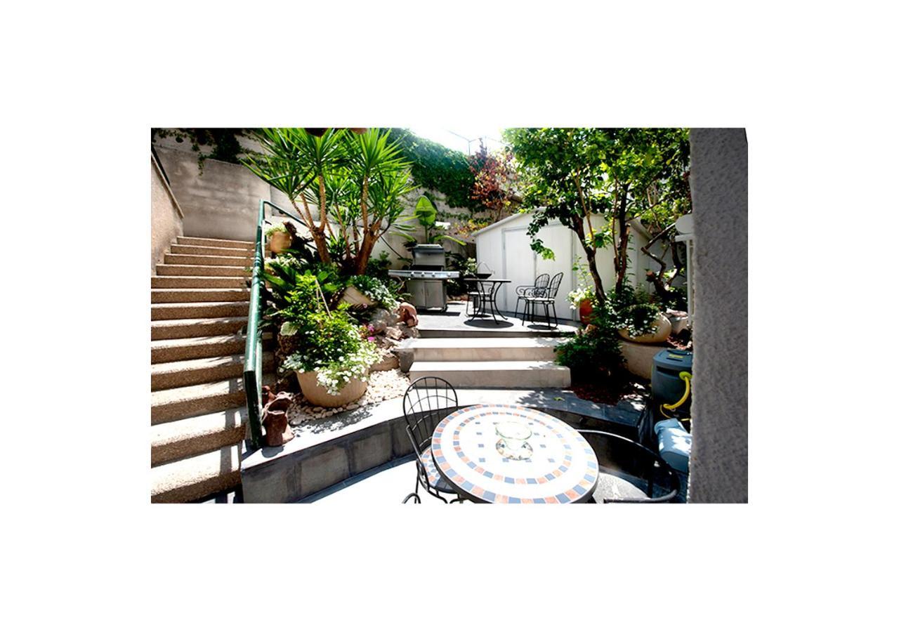 Boutique Apartment "Facing The Sea" Haifa Exterior photo